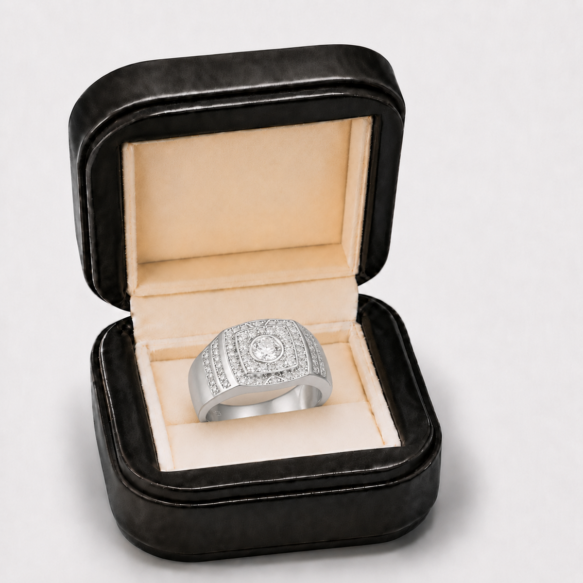 925 Silver Diamond-Look Moissanite Venetian Ring