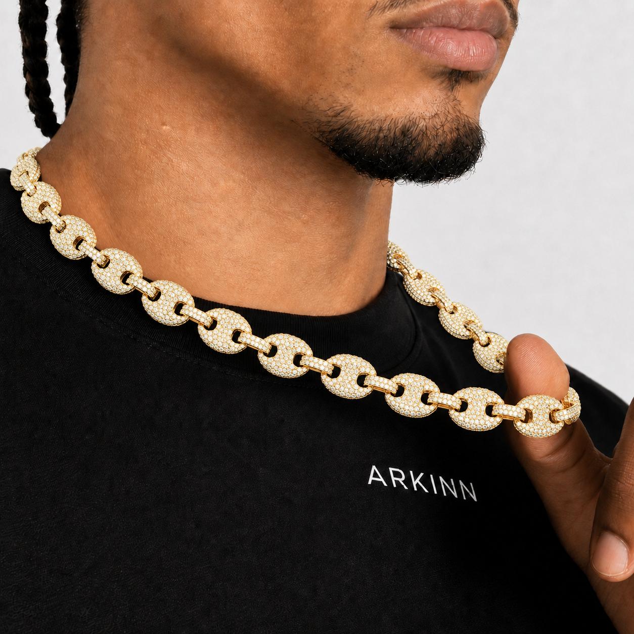 Men's Iced Out Oval Link Moissanite Chain