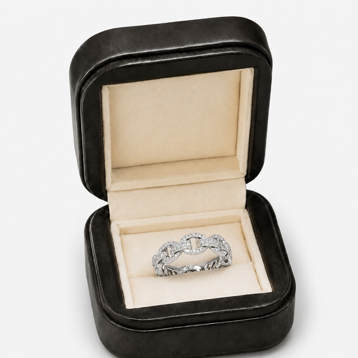 VVS Moissanite Iced Mariner Link Ring